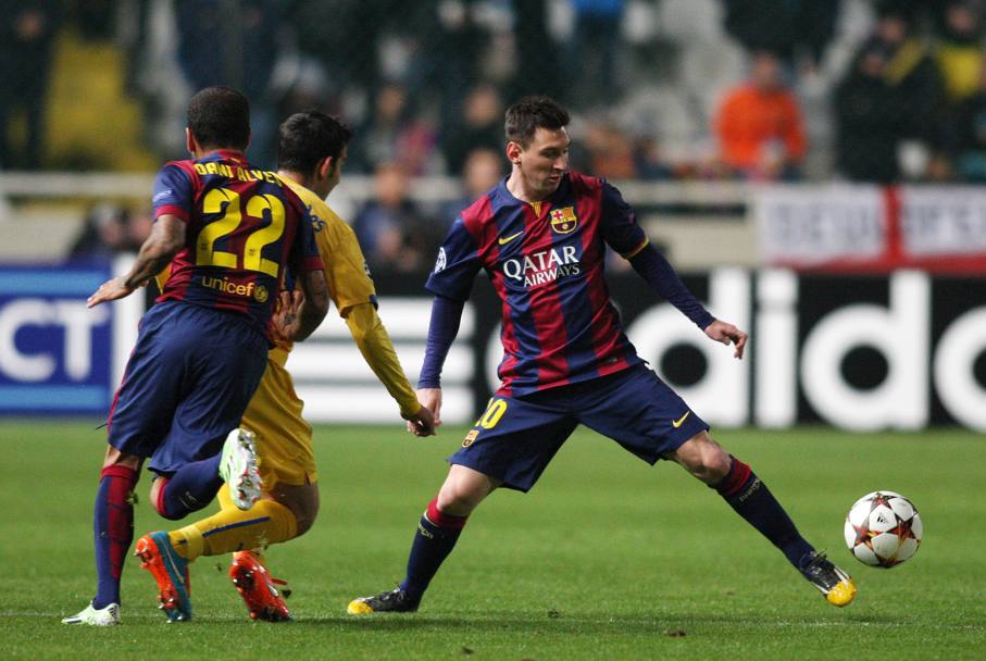 Messi sale a 74 gol in Champions, scavalcando e staccando in testa alla classifica dei bomber lo spagnolo Raul.